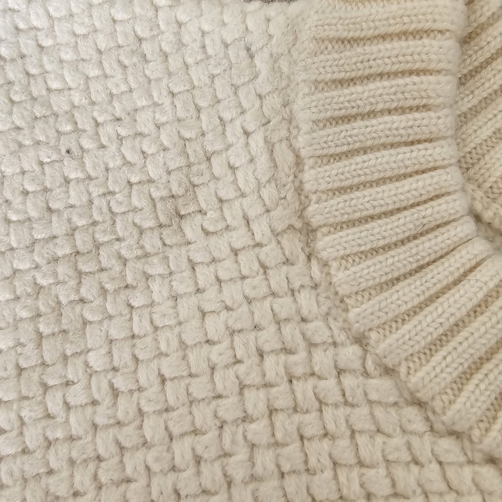 Aritzia wilfred 100% merino wool Women's Cream Sweater Size S - Picture 3 of 6